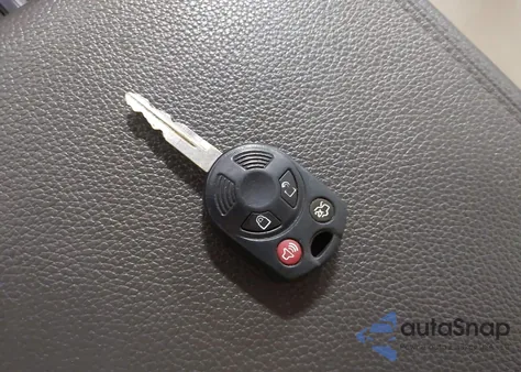 2010 Ford Expedition Xlt z USA, uszkodzony, nr VIN 1FMJU1G54AEB48894